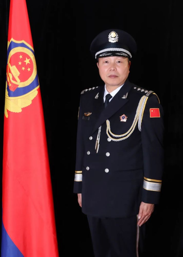 我與中國人民警察節同生日生於