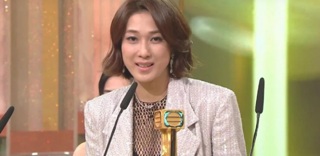 Tvb 万千星辉颁奖典礼21 谭俊彦夺视帝 林夏薇封视后意外 谭俊彦 林夏薇 Tvb 万千星辉颁奖典礼21