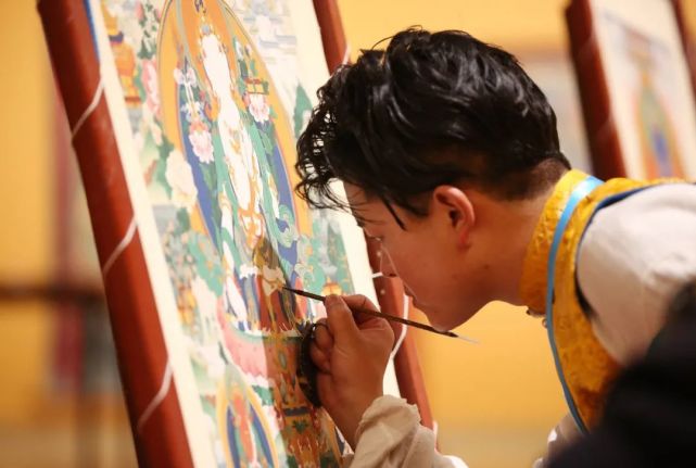 高原上的唐卡画僧|唐卡画院|格桑达娃|画院|唐卡|绘画艺术