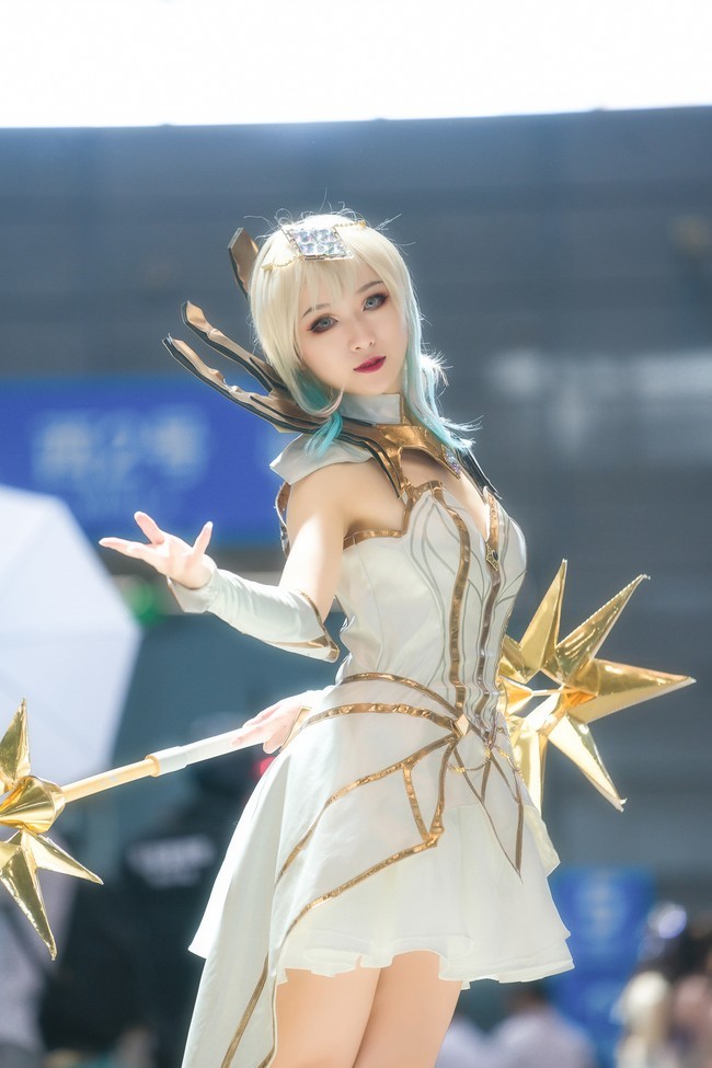 cos赏析:光辉_腾讯新闻