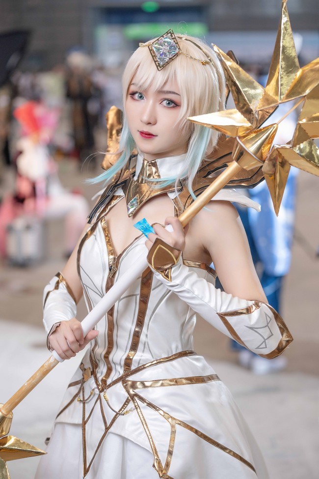 cos赏析:光辉_腾讯新闻