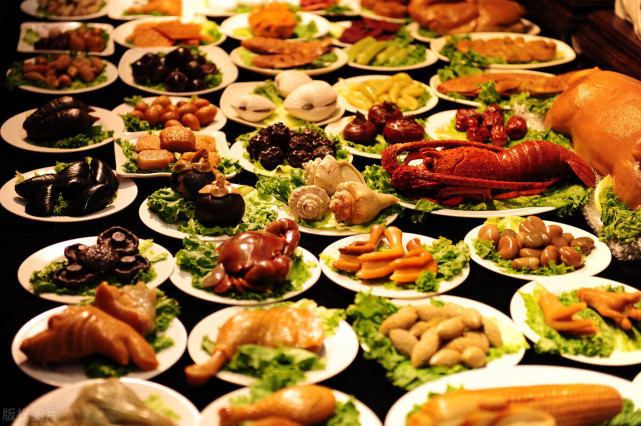 又由四大菜系发展到今天的