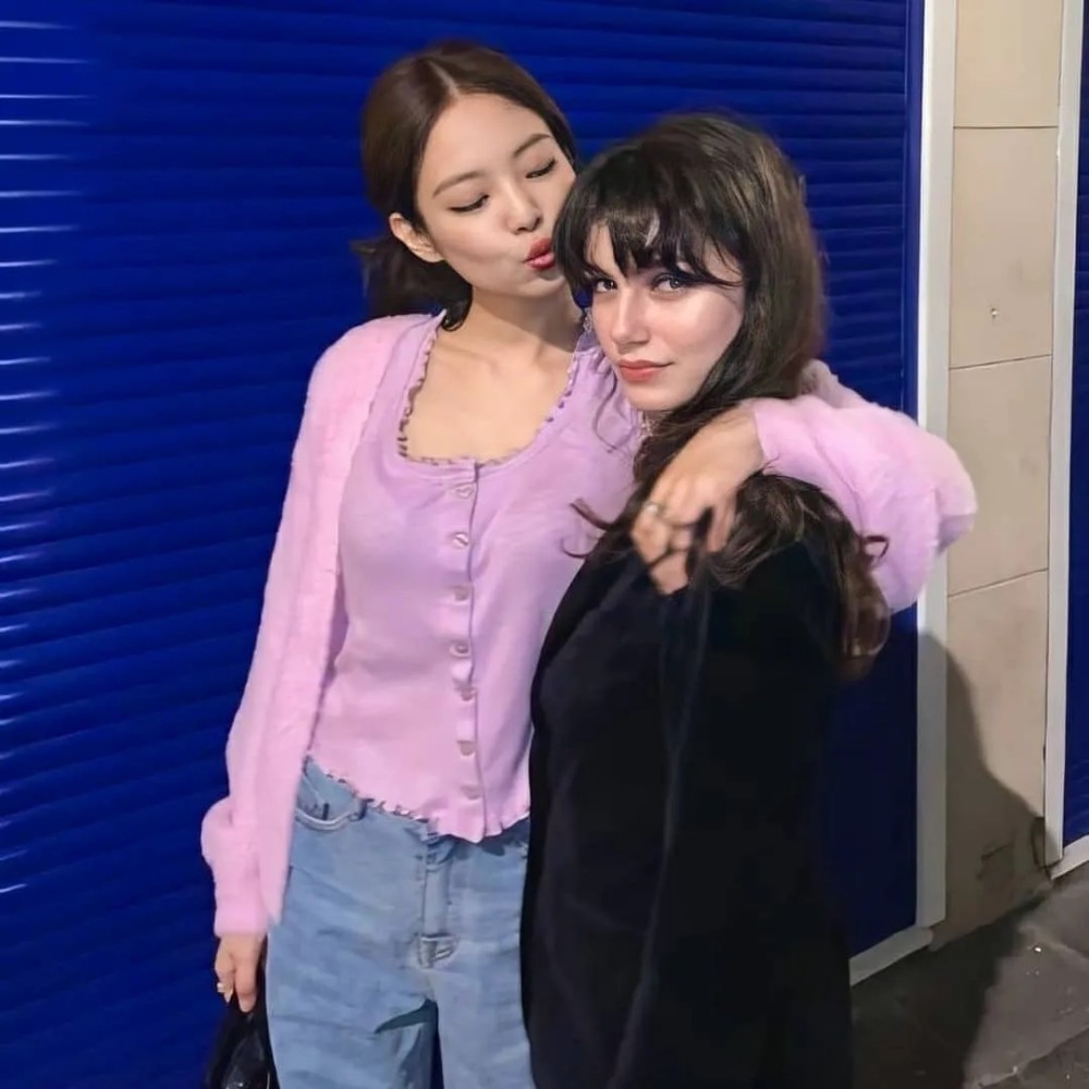 今天更新jennie的朋友圈——blackpink成员金珍妮合照特辑_腾讯新闻