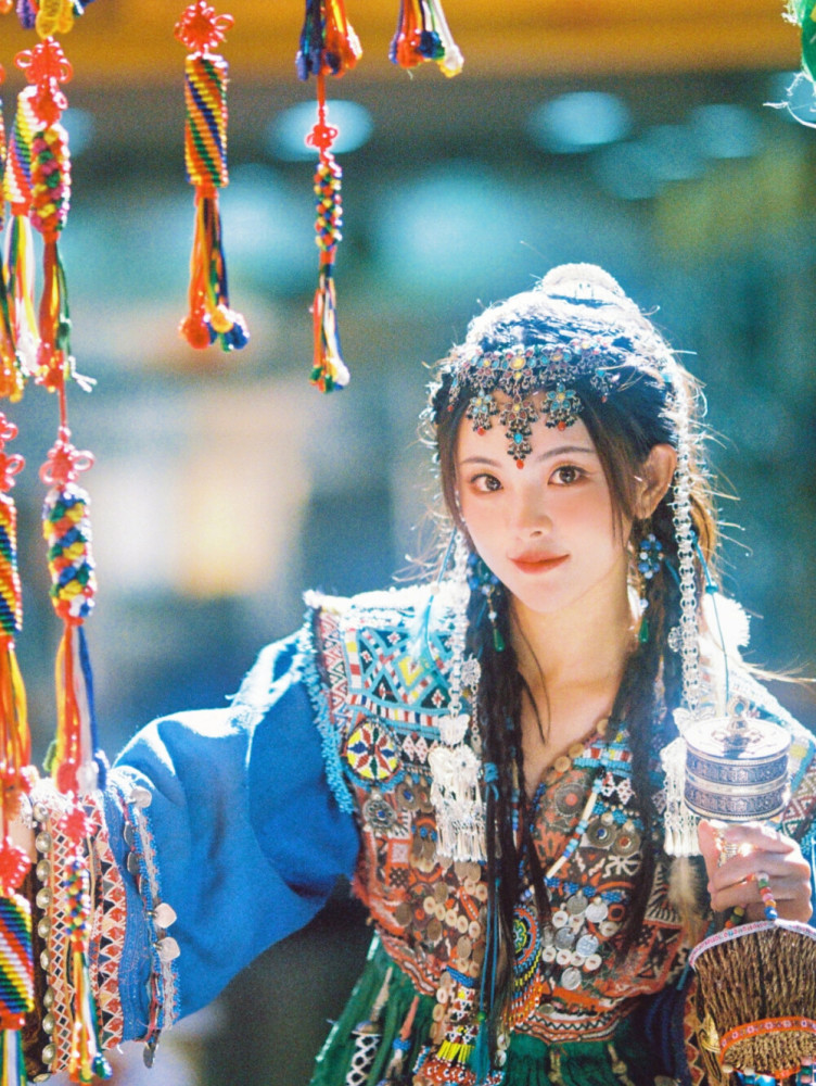 杨超越成新晋纯欲风天花板?堪称gc脸模板,各种氛围造型美到撩人插图5