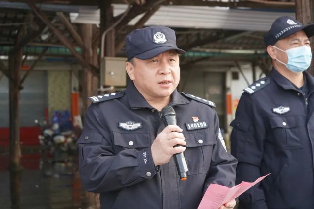 陆丰市委常委,碣石镇党委书记黄贤锐宣布行动开始启