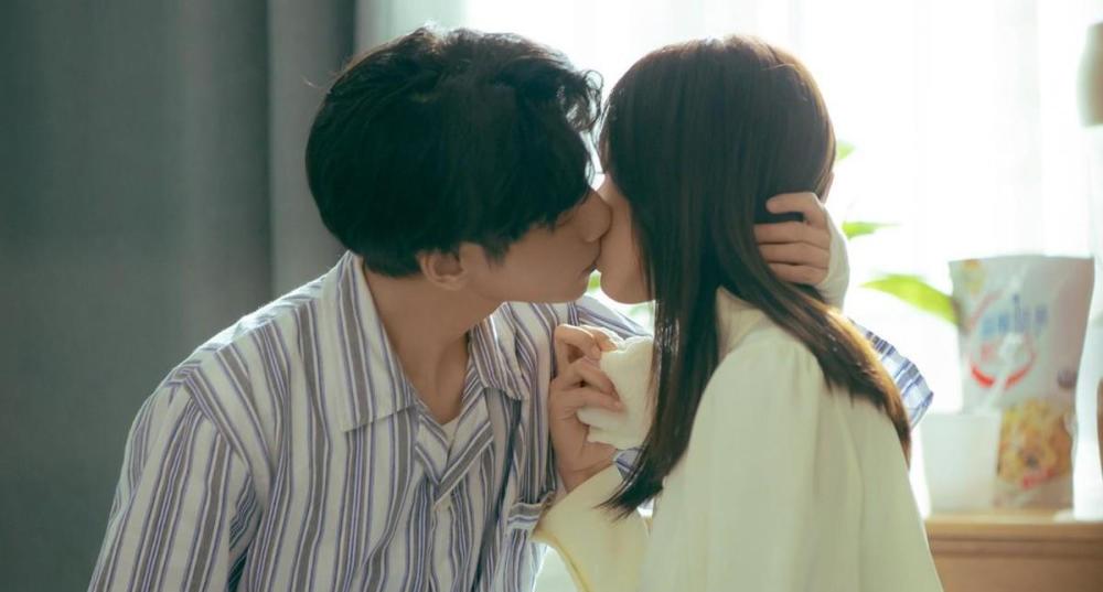 《半暖时光》由杨旭文,许龄月主演的《半暖时光》都市情感剧,讲述了