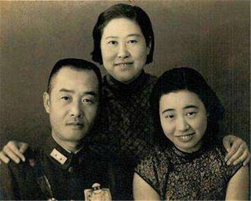跟张作霖,吴佩孚并称为北洋三大军阀.