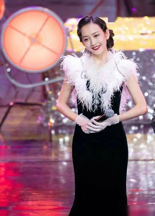 王鸥水滴型旗袍化眼泪妆太惊艳怪不得导演让她演绝色舞女