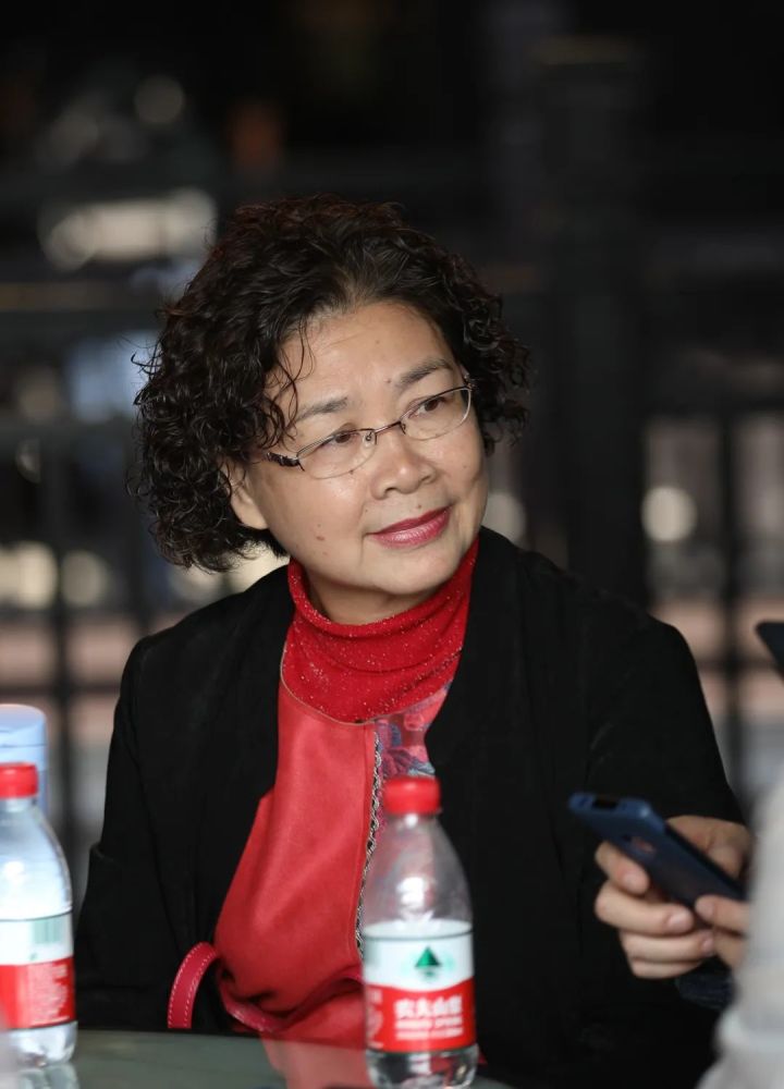 经济台,南方生活广播工作人员确保展演顺利直播编辑:小黄人摄影:龚志