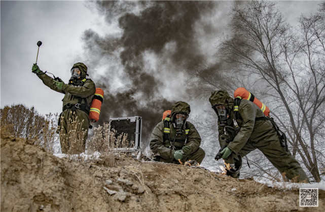直击武警防化兵硬核"跑毒"现场