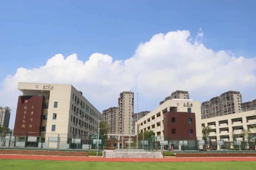 图书馆南京市江北新区浦口外国语学校高新小学为江北新区公办性质小学