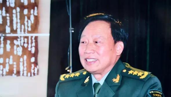 1985年,南京军区下辖3个集团军,军长都是谁?授予什么军衔?_腾讯新闻