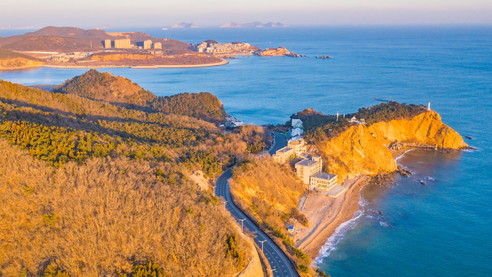 没关系,最后我再给大家推荐一个好地方,这里是大连市区的最高点,海拔