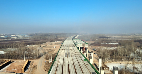 抚长高速公路出口改移项目左幅全线贯通