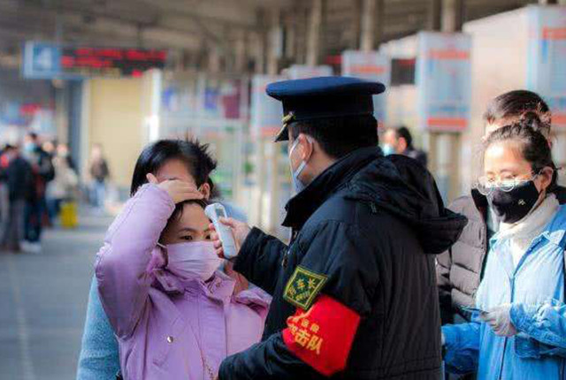 事关返乡人员春节新通知下达是否回家能定了看钟南山怎说