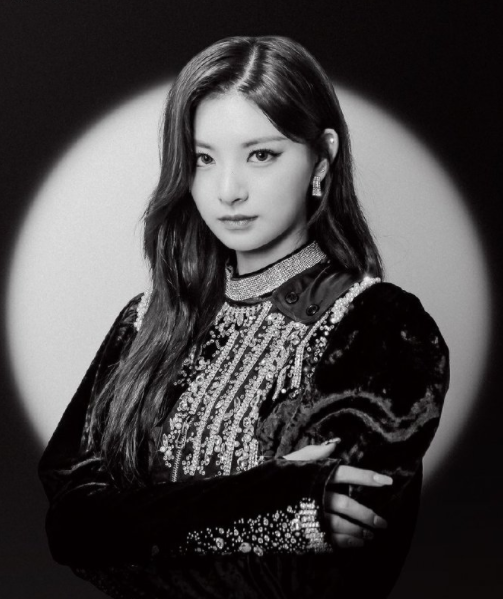 不行大礼风波后,王怡人将暂离队回国,everglow将以五人形式活动