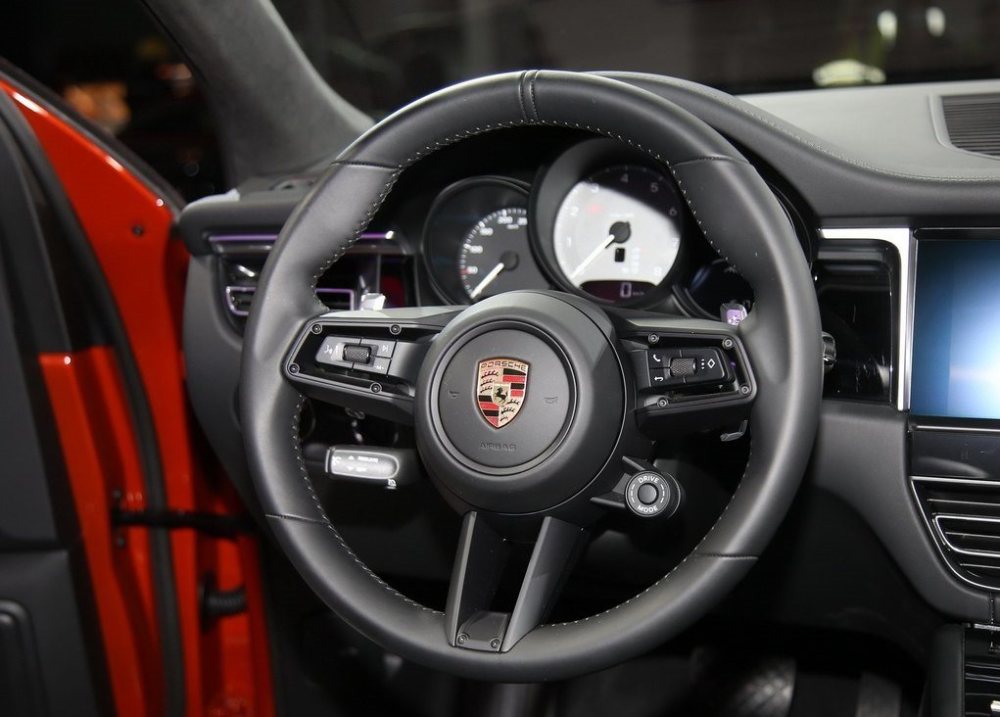 新款保时捷macan正式上市!起售价涨2.3万元 内饰终于换了_腾讯新闻