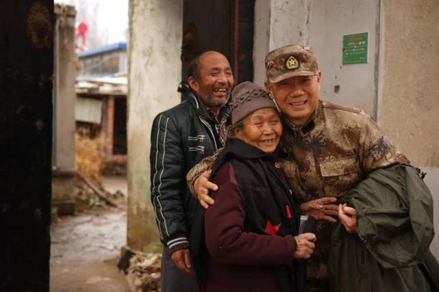 在兗州區退役軍人事務局,顏店鎮退役軍人服務站劉俊朋站長,新兗鎮王永