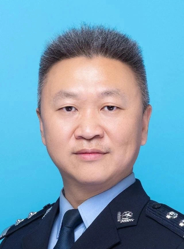 成都民警李振宇入选2021最美基层民警用科技更好服务人民