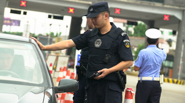 警察节"之际,封面新闻通过一组组数据,回顾2021年内江市资中县公安局