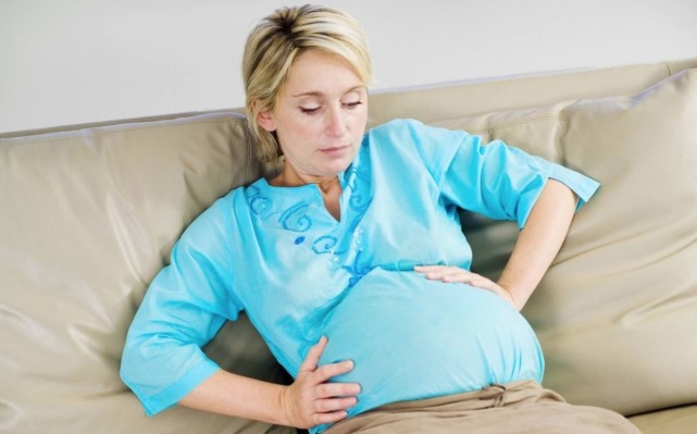 怀孕八个月开始，孕妇这三个部位不适，说明胎儿很健康，不用担心