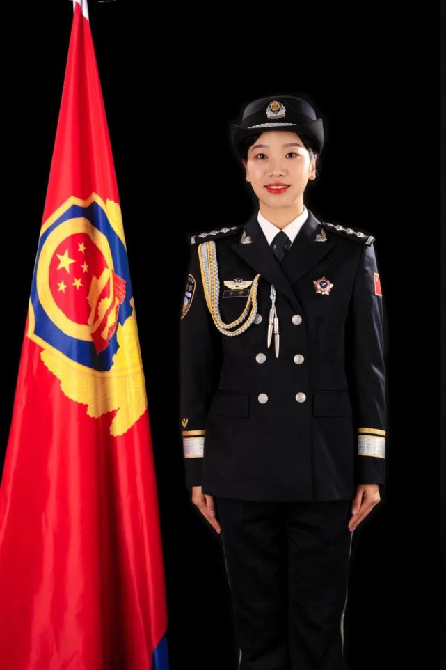 致敬警察节我和警旗合个影警徽书忠诚礼服诉初心福安公安最美警礼服