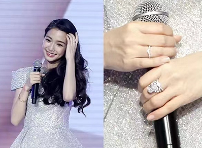 两人刚结婚那几年,baby经常在公开场合佩戴婚戒示爱黄晓明,男方也经常