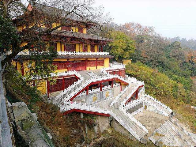 鄂州西山古灵泉寺(联)