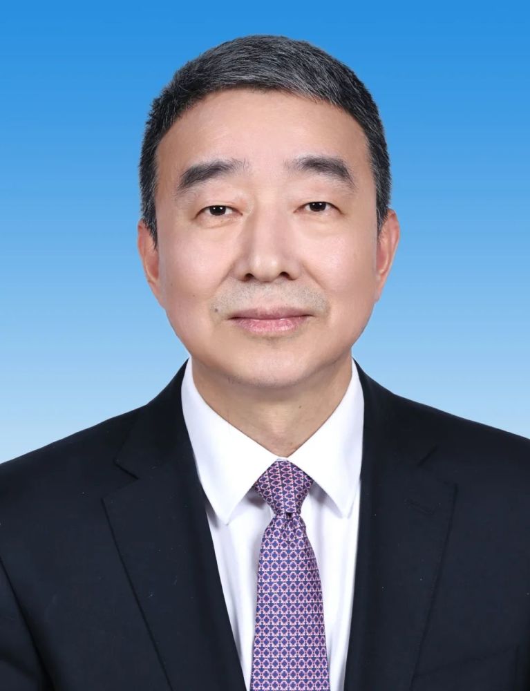 市十八届人大一次会议举行第三次全体会议,冯仁新当选市第十八届人大