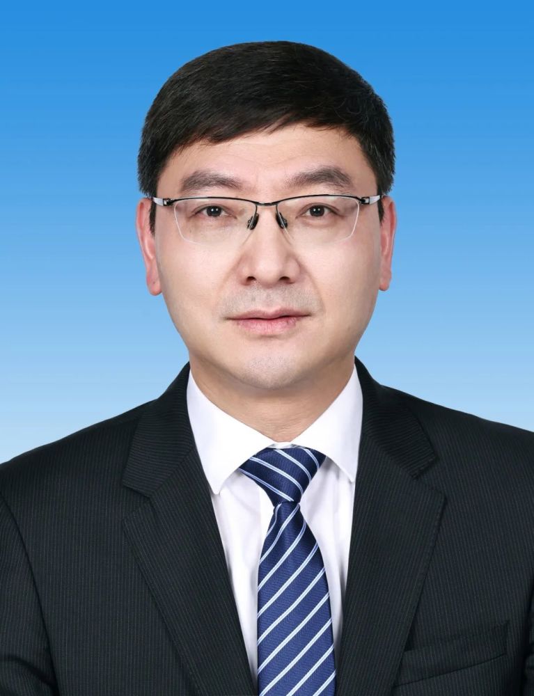 市十八届人大一次会议举行第三次全体会议,冯仁新当选市第十八届人大