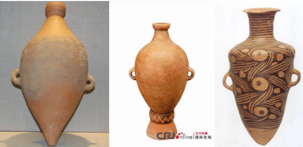 陶或细砂硬陶,红色,制作精美,坚固,部分器表饰彩;小口,短颈,鼓腹,尖底