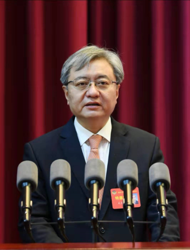 赵满柱主持 费再宏作提案工作情况报告刘宝岐作市政协常委会工作报告