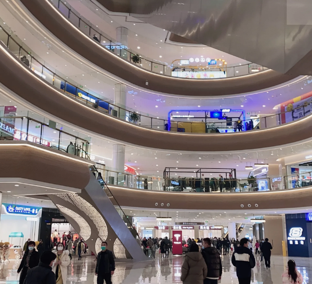 济宁爱琴海购物公园开业三周,市民前来打卡,谈了谈自己的感受!