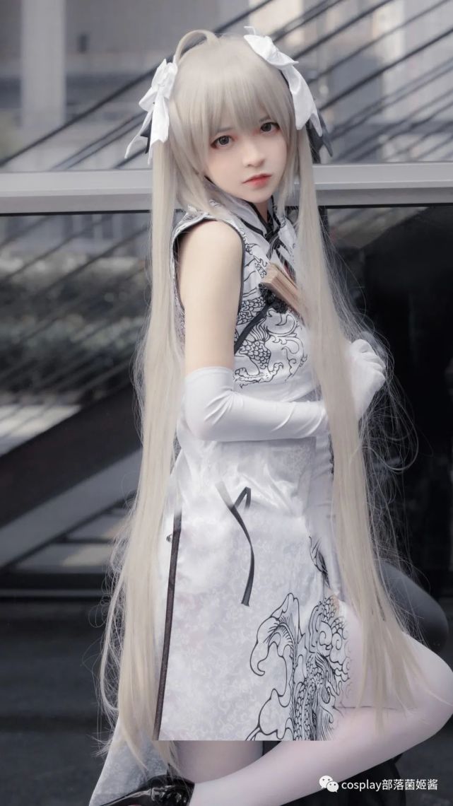 cos漫展上的旗袍穹妹疯了个猫
