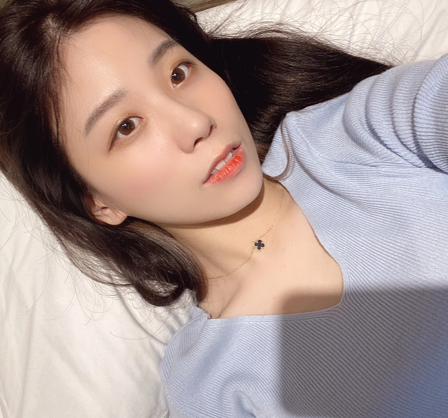 "bang都求婚了,faker还是单身",女友身份让网友炸锅,颜值不输明星