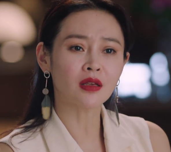 于明加28岁结婚20年的演艺生涯零绯闻娱乐圈的一股清流