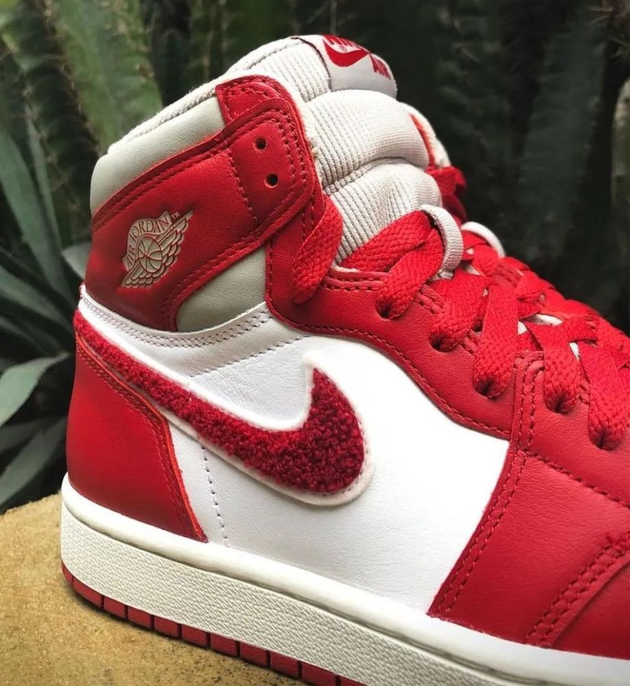 aj1红白女生版新款即将发售这swoosh设计有点画蛇添足了