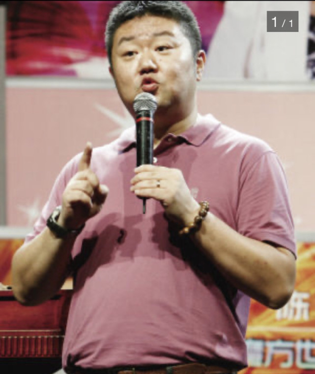 和母亲一样曾是配音演员,半路转行成为解说,开过面馆失败告终|汪译男