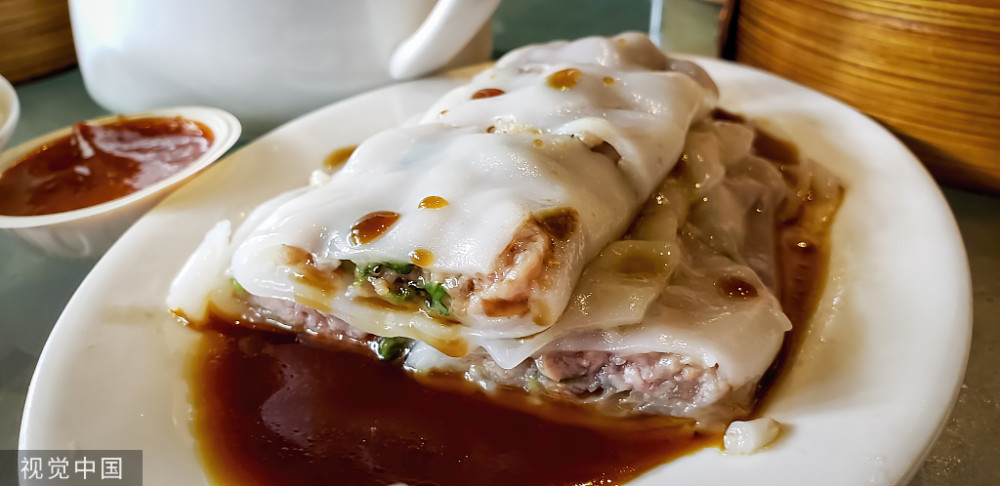 在揭西县农村一盘肠粉小孩子最大的快乐展现无遗