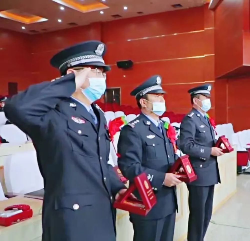 伊犁州直公安机关开展庆祝警察节系列活动