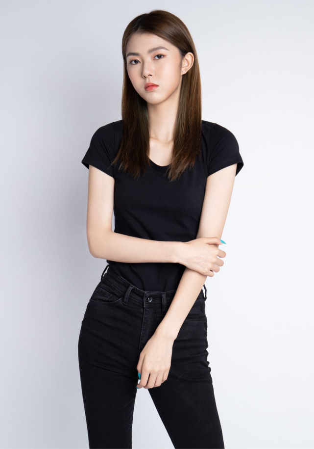 模卡推荐艺人李佳璇