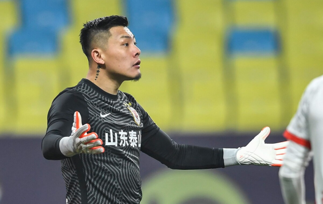 王大雷在国家队有了新目标,本赛季带鲁能夺双冠,表现可圈可点