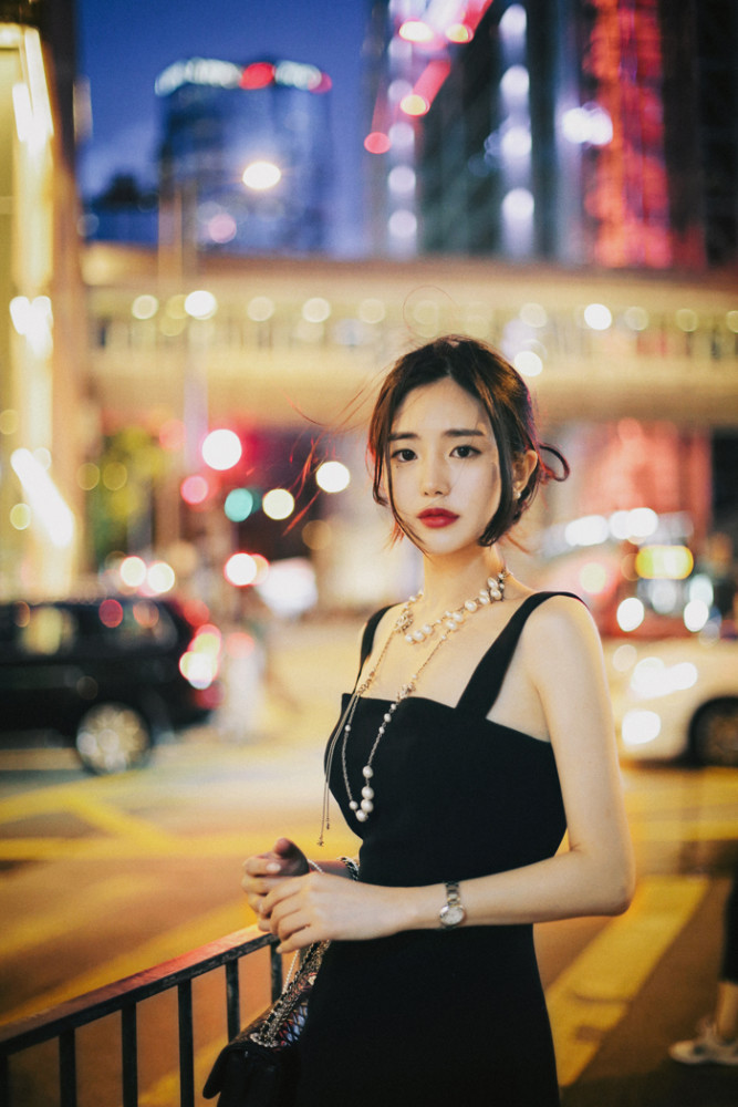 开春穿搭前瞻御姐风格的连衣裙系列穿搭