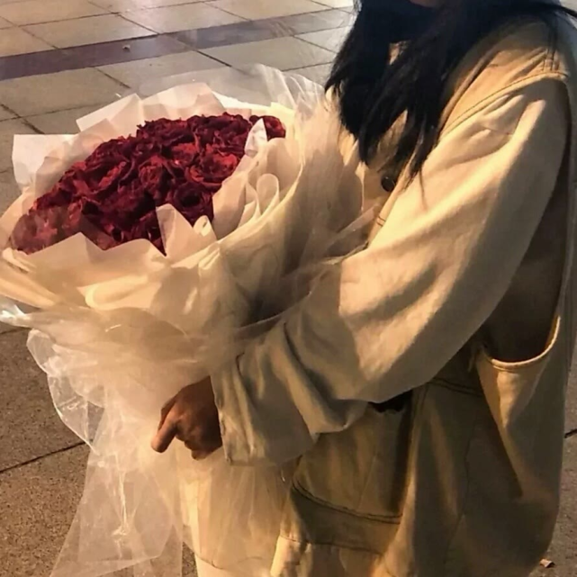 第890期|女生头像:0111温柔ins鲜花捧花女生头像