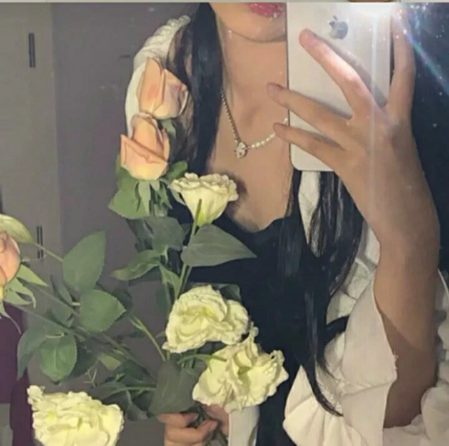 第890期|女生头像:0111温柔ins鲜花捧花女生头像