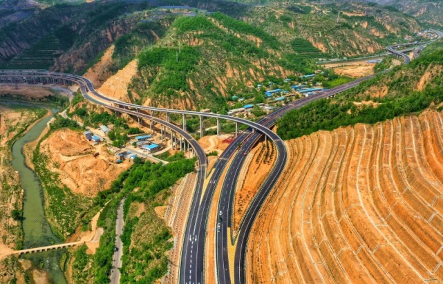 延黄高速自动化安全监测系统上线