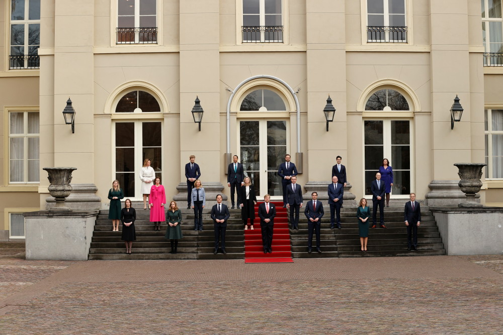 外代一线荷兰新内阁宣誓就职