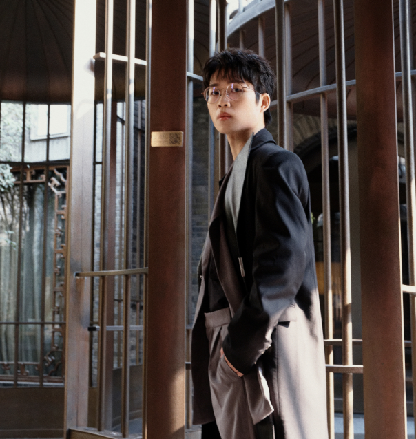 ag久诚"性感照片"引争议,身材健硕肌肉匀称六块腹肌