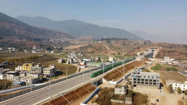 中铁北京工程局参建的成昆铁路复线冕宁至米易段正式通车