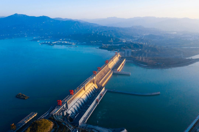 一年发电103649亿千瓦时,三峡大坝不愧是印钞机,为国节约百亿